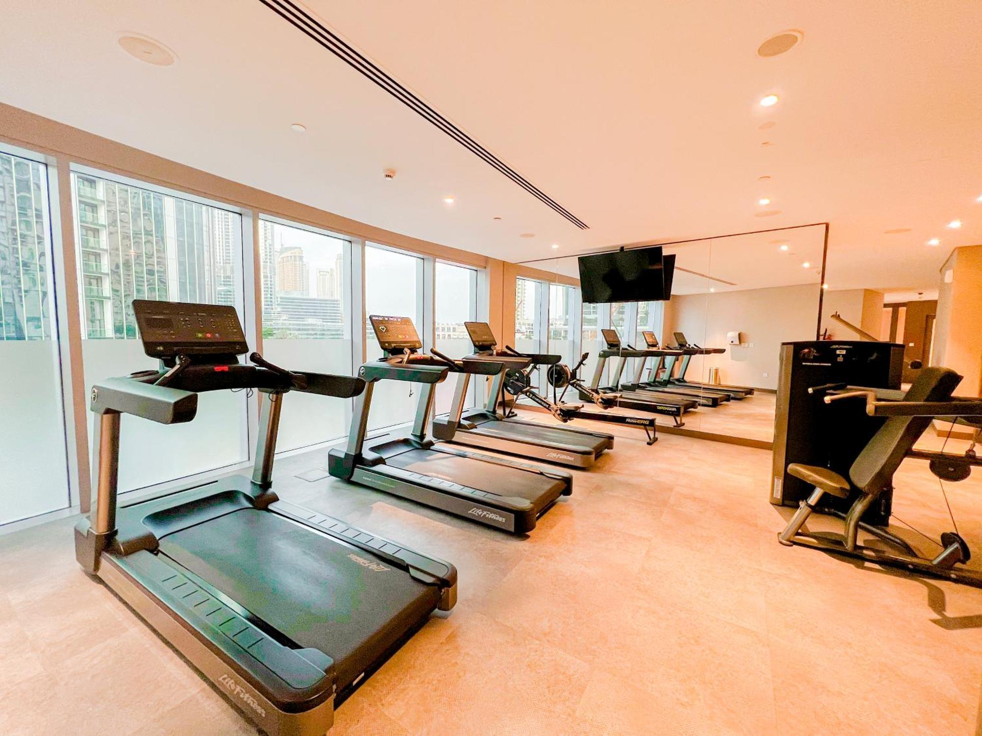 Downtown Luxury - Stunning Burj Khalifa & Sea View - 5 Minutes Walk To Dubai Mall Exterior foto