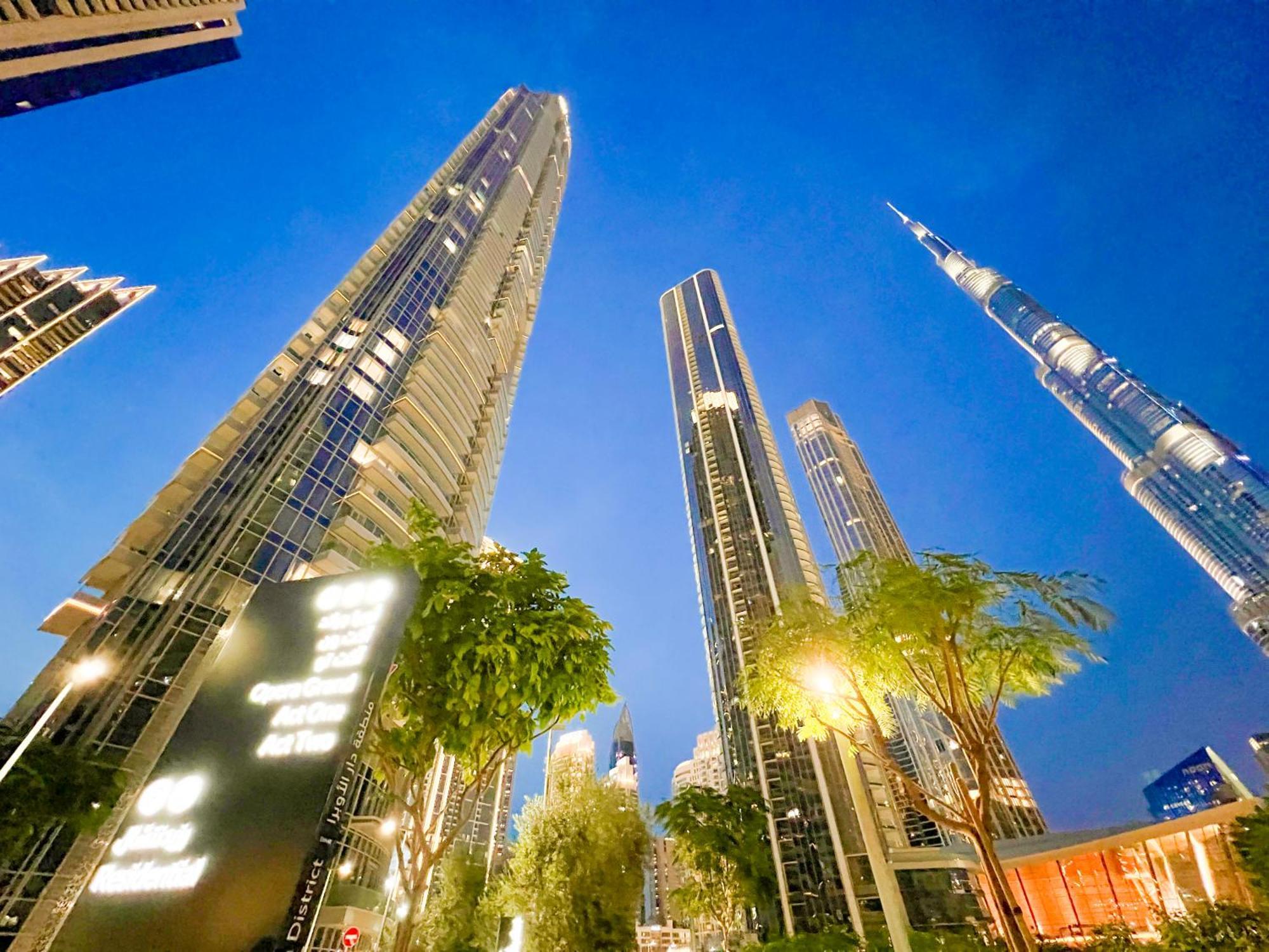 Downtown Luxury - Stunning Burj Khalifa & Sea View - 5 Minutes Walk To Dubai Mall Exterior foto